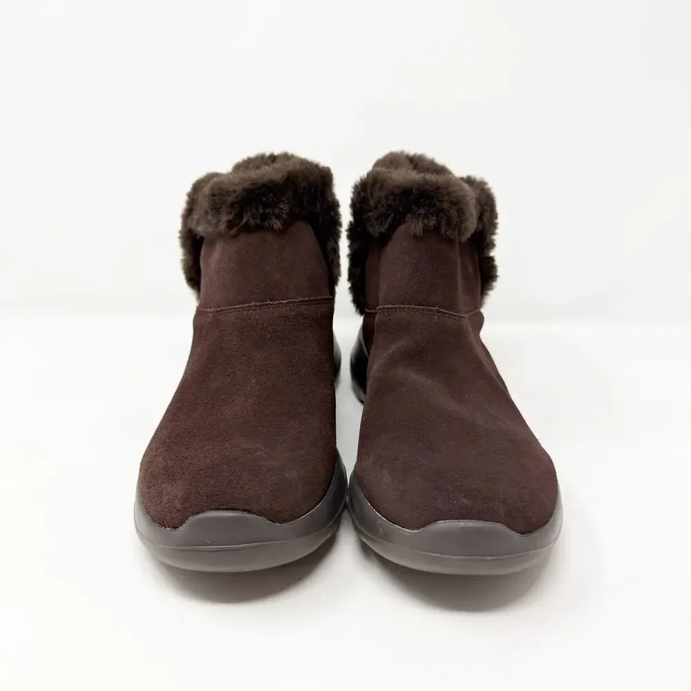 NWOB Skechers Brown Suede Snow Boots Size 7.5 Pull On Faux Fur Lining